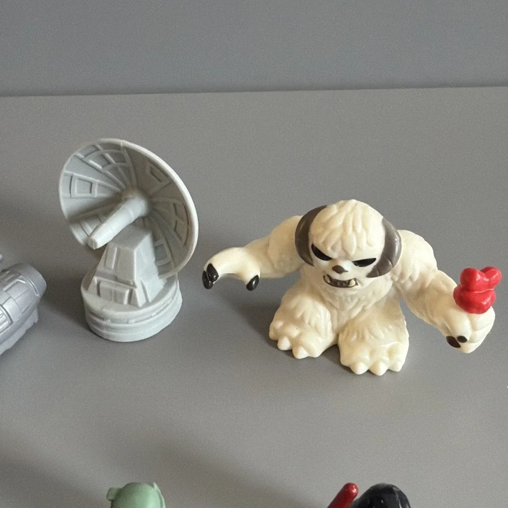 Lot of 24 Miniature Star Wars Figures and Spaceships by Hasbro/Disney Grogu
